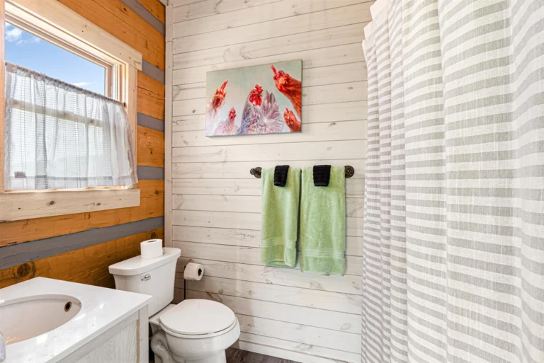Ensuite bathroom, farmhouse meets log cabin
