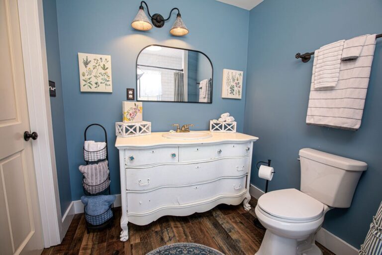 Farmhouse Cabin 34 attention to detail thruout